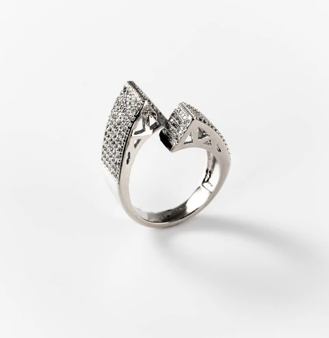 Bague embrassement géométrique en métal rhodié CHOGAN - Image 2